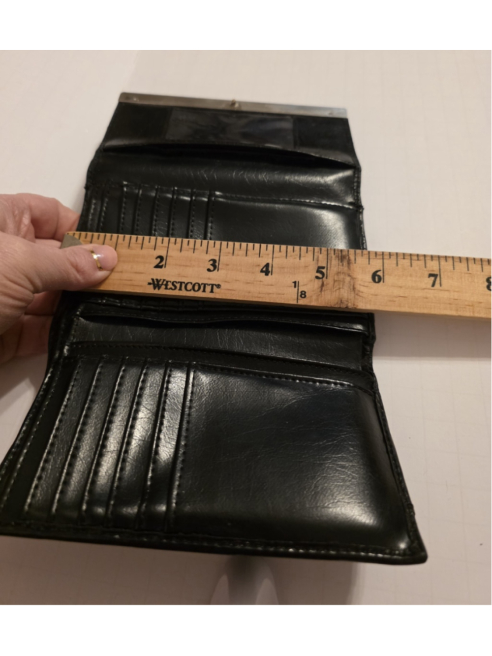 Vintage Kenneth Cole Women's Tri-Fold Black Wallet - Picture 10 of 13